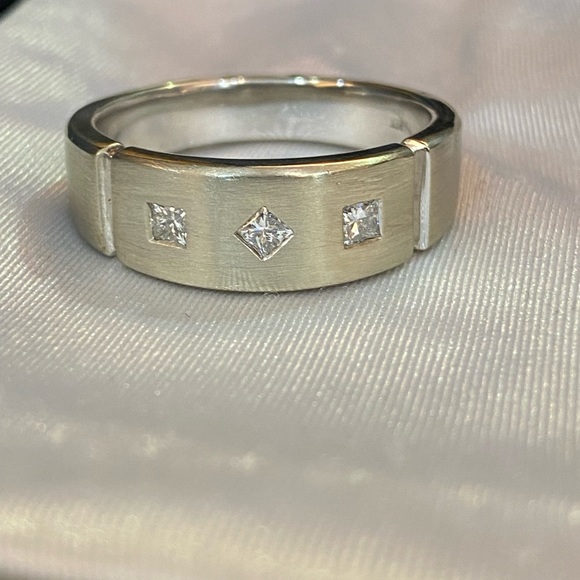 14grams 14kt .37tw diamonds Geometric ring by Malakan ring size 13